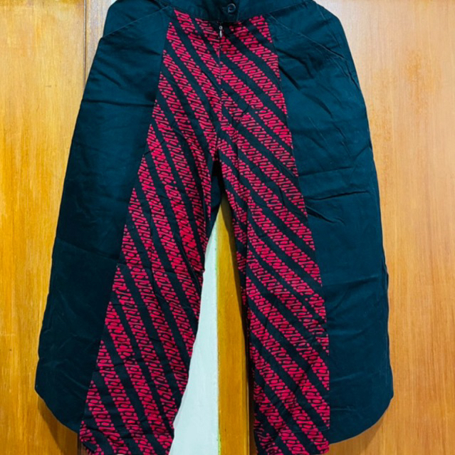 [Preloved] celana batik wanita merah hitam kantita kulot