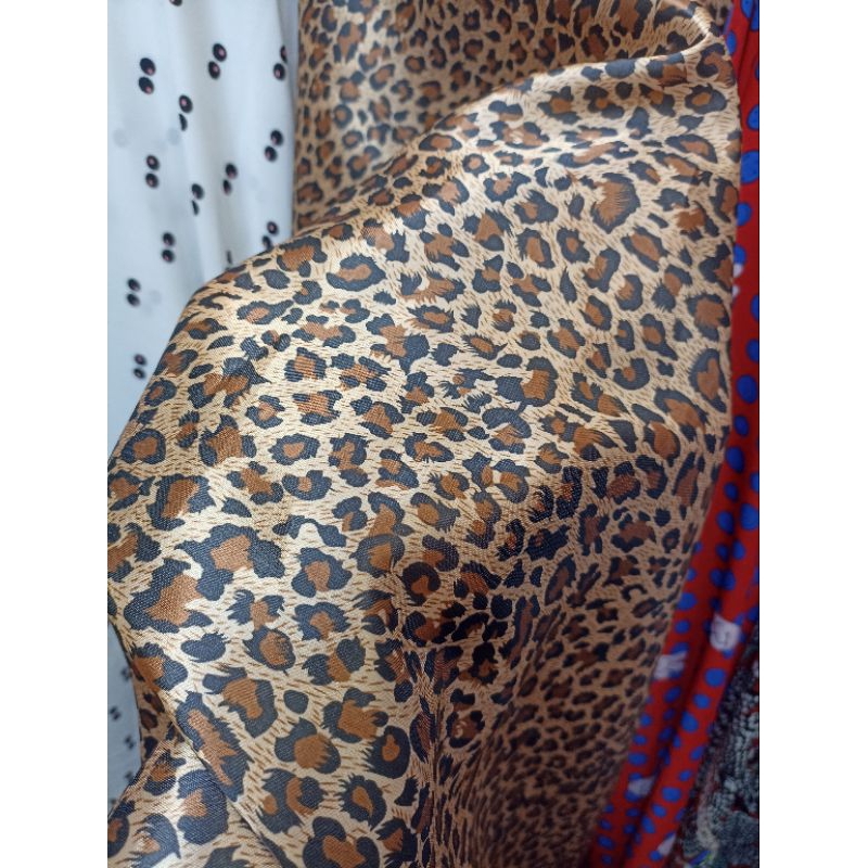 KAIN/BAHAN SATIN SILK CLEOPARD/LORENG/MACAN