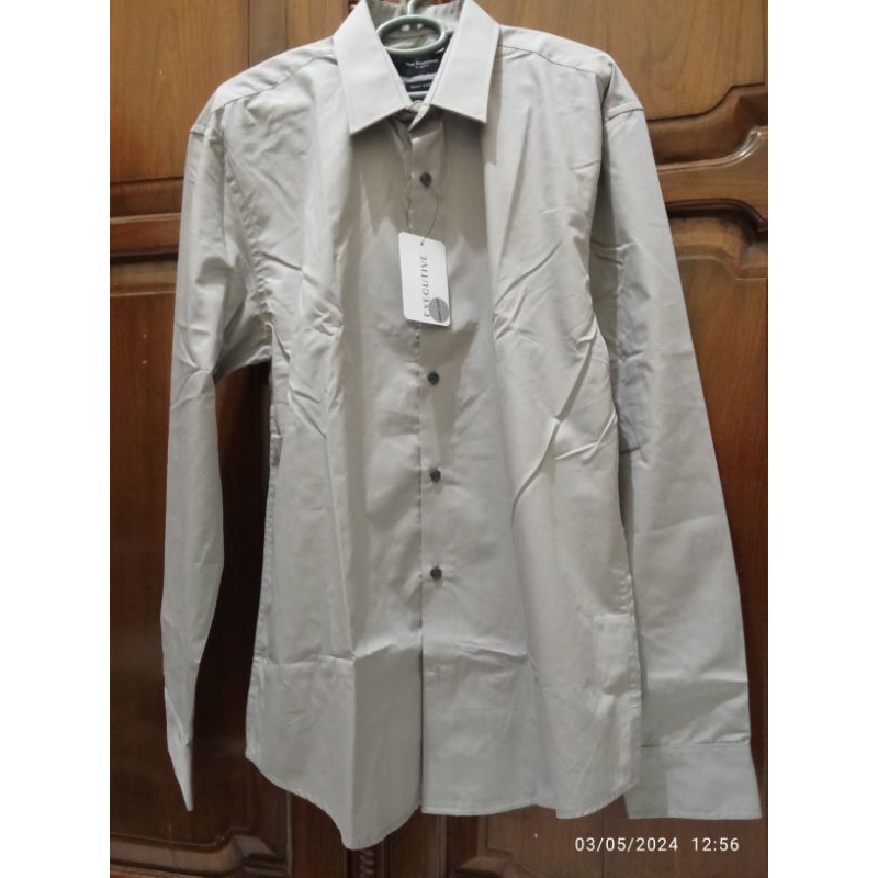 Kemeja lengan panjang pria The EXECUTIVE sz 16,5 slim fit ( baru)