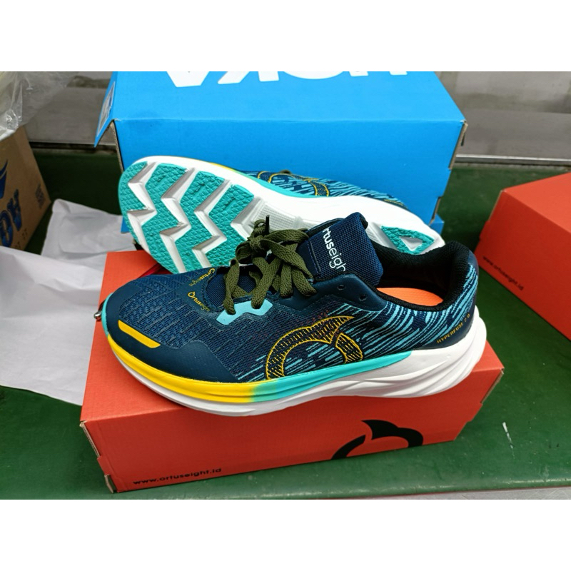 SEPATU RUNNING ORTUSEIGHT HYPERFUSE PREMIUM