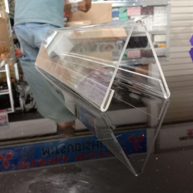 

Super Aman papan nama meja bahan acrylic segitiga