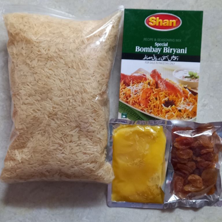 

Dijual PAKET BERAS 1 KG BUMBU SHAN BRIYANI M SAMIN KISMIS