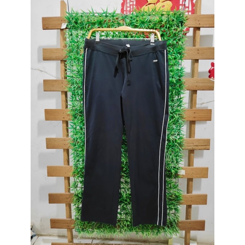 celana training wanita giordano hitam natru dry