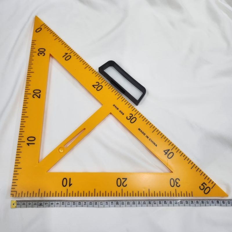 

(1 PCS) Penggaris Segitiga XNB-008 / Penggaris Siku ada Pegangan / Penggaris Kain
