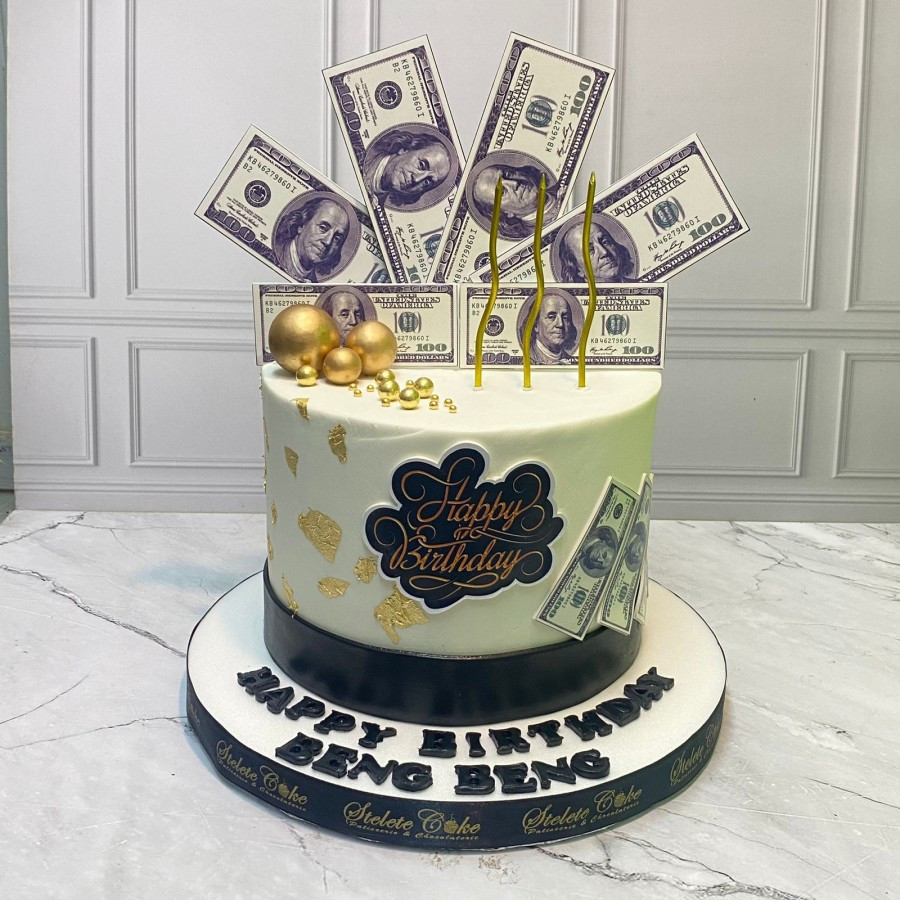 

Kue Ulang Tahun / Birthday Cake Dollar / Kue Ultah Costum