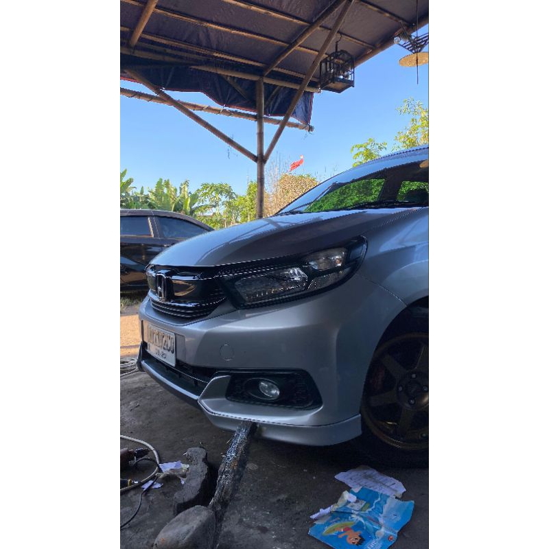lips bamper depan mobilio E