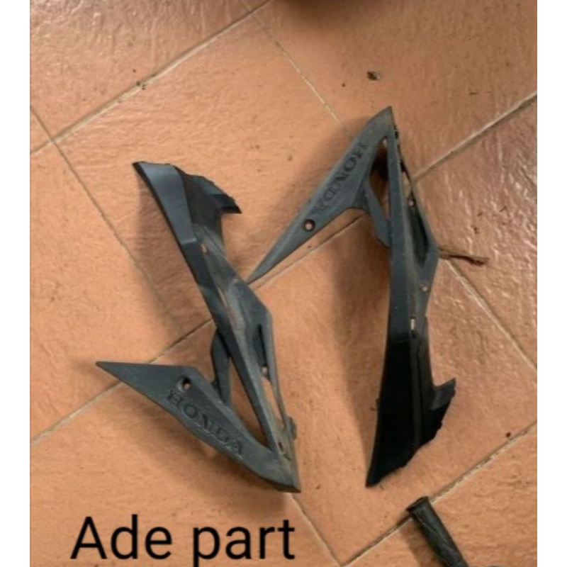 Sayap bawah bagian kasar kanan kiri Honda. Sonic 150R. copotan original nominus.