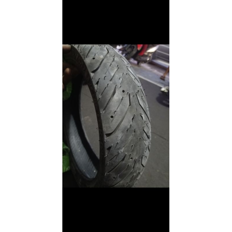ban primax black bull 90/70 ring 12  98% baru buka plastik aja dijual karna naik ukuran. cocok untuk