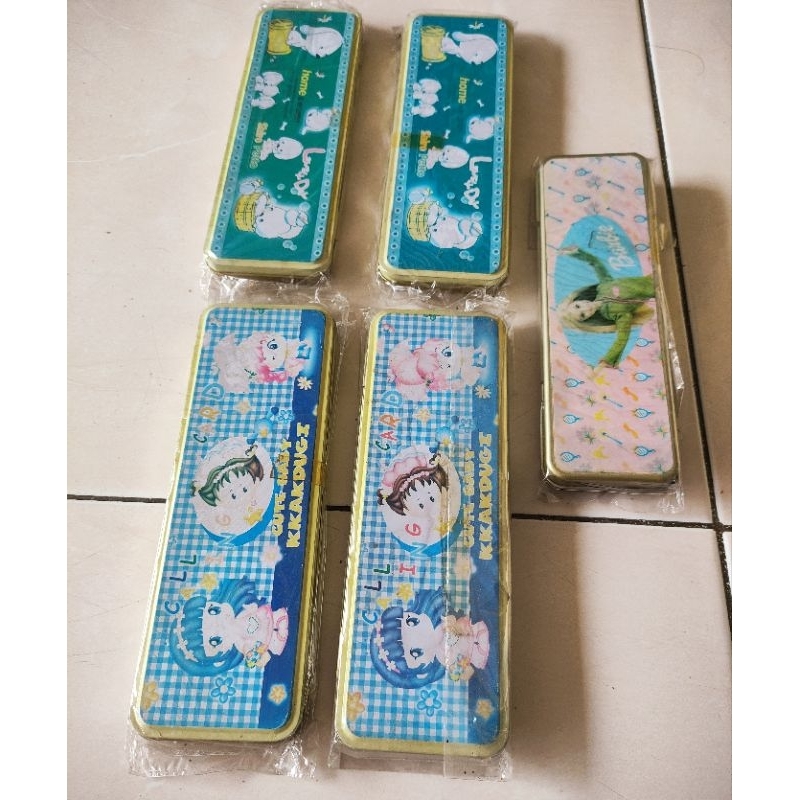 

kotak pensil anak sekolah kaleng
