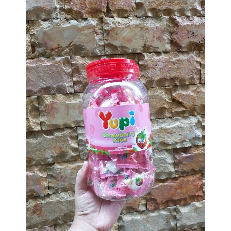 

Promo tajir YUPI STRAWBERRY KISS TOPLES 3GR