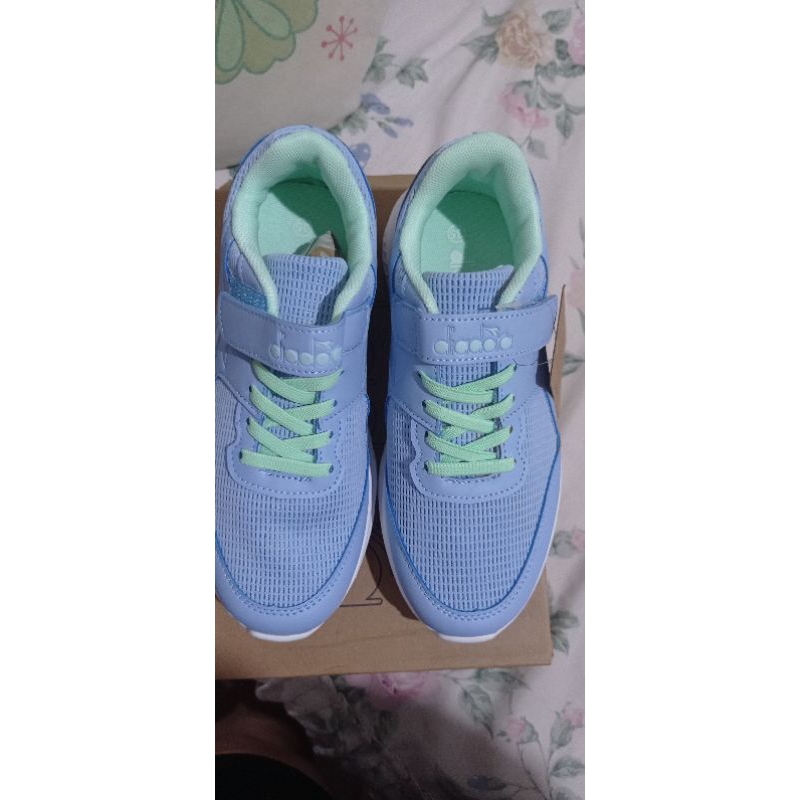 Sepatu Anak Diadora