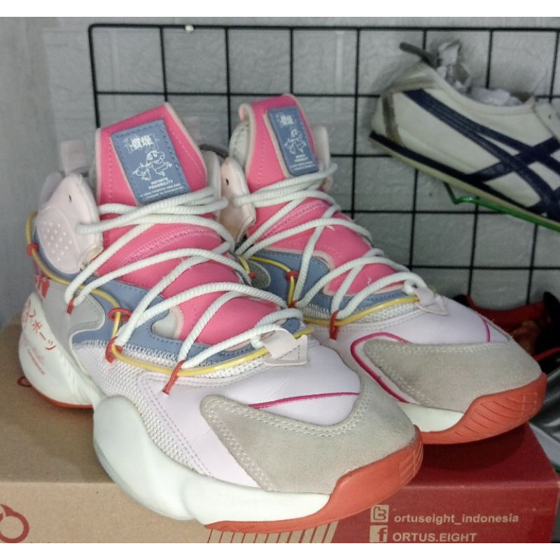 sepatu basket QIAODAN x crayon Shinchan