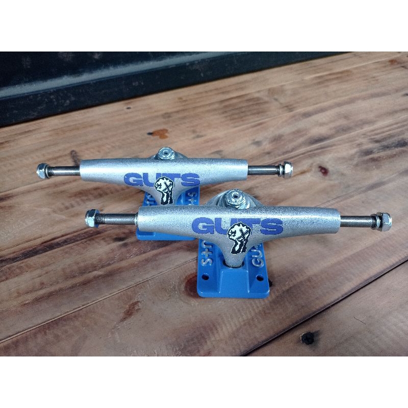 Skateboard trucks guts rise a bove 5.25