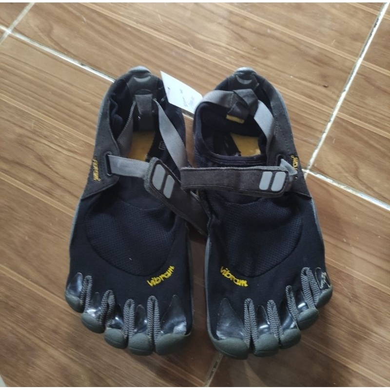 sepatu jari vibram Five Fingers Treksport size 45