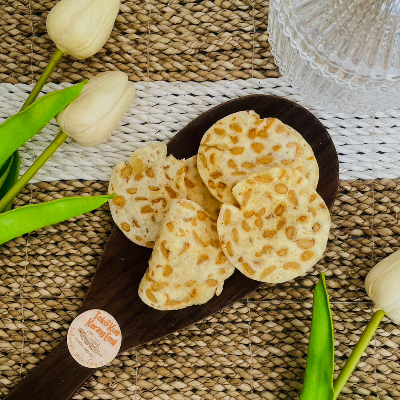 

KERIPIK TEMPE SAGU 250 GRAM GURIH HALAL