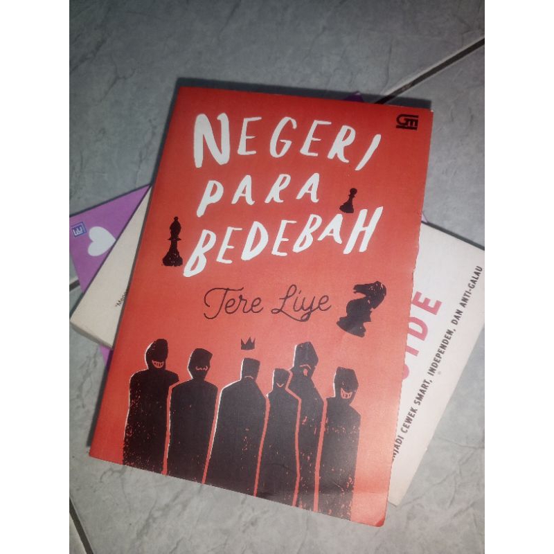 

Buku bekas membaca