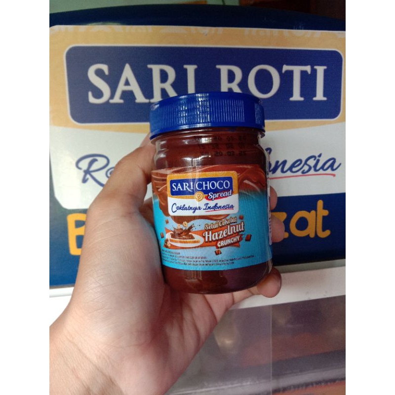 

Selai Cokelat Huzzelnut Crunchy #SariRoti