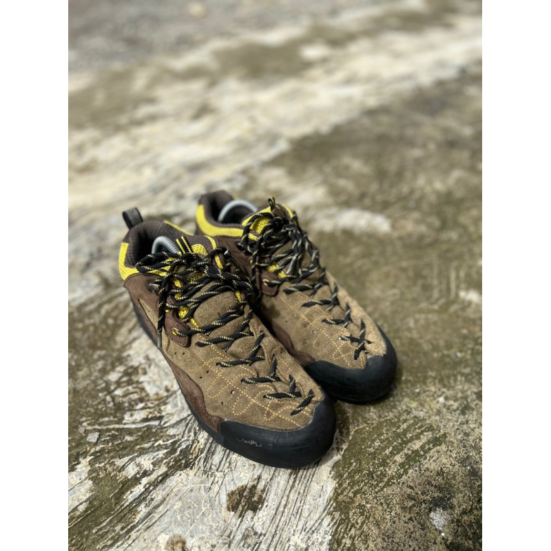 sepatu gunung second original campline