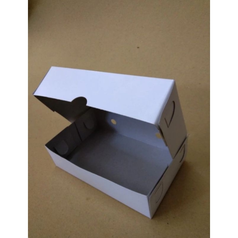 

ECERAN BOX R3K Kotak 16x10x4,5 Kemasan Snack Makanan Kardus Dus Kue