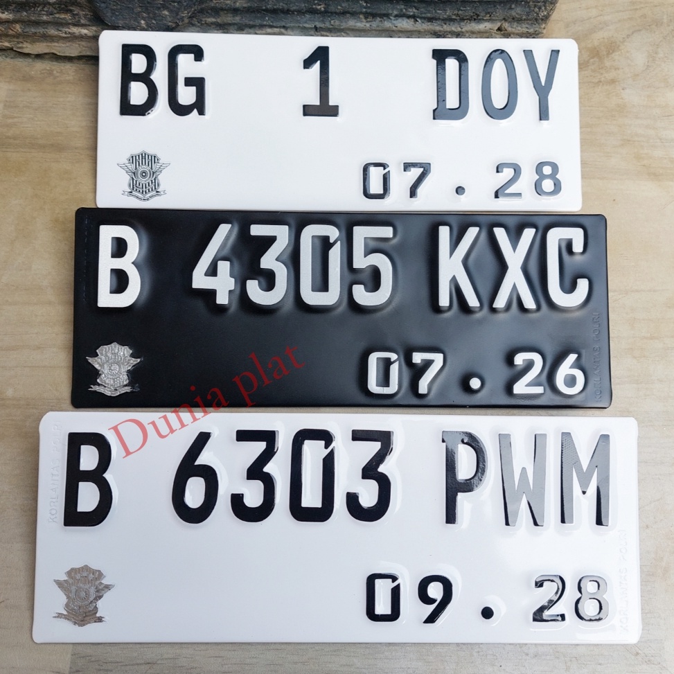 KODE V7Q Plat Nomor Motor Lipat Baut tanam Model Tebal Warna Putih logo polantas ori