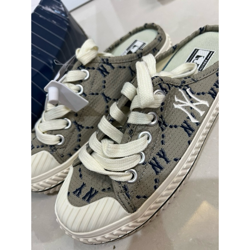 (NEW) ORIGINAL MLB SLIP ON SHOES SIZE 36 (nyaman pakai 37, insole 23cm)