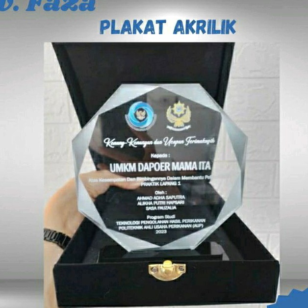 

ART E28P Plakat Akrilik Cutom 15x1