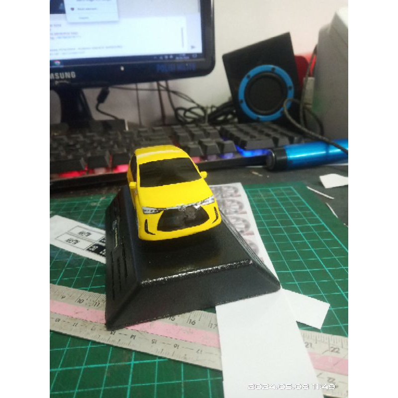 Pajangan dasbord dan Pengharum Bentuk Mobil All New Agya