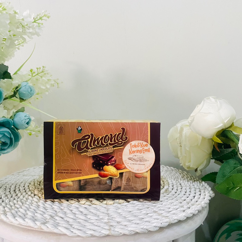 

CHOCOLATE ALMOND ISI 20 PCS HALAL NIKMAT