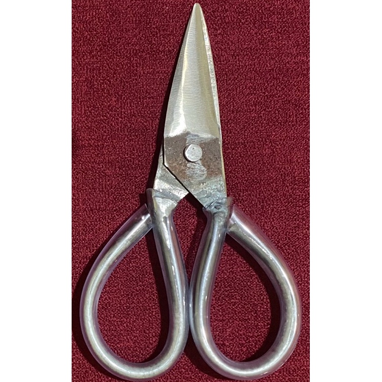 

KODE Q3B6 Gunting Baja SKT Ukuran Sedang