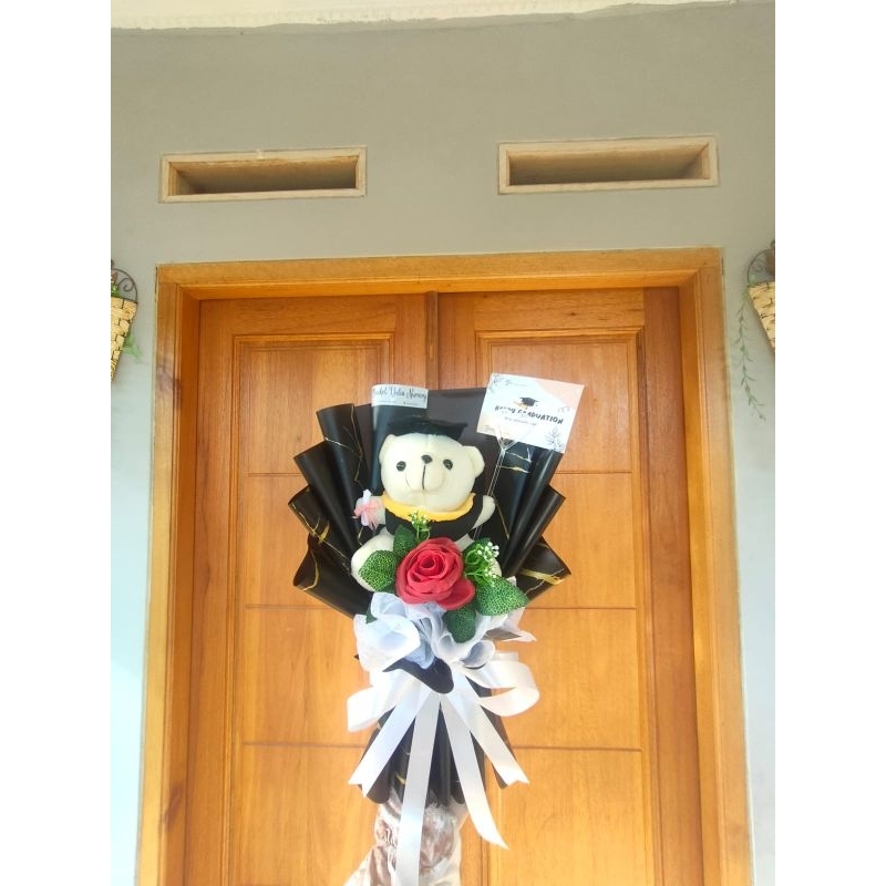 BUKET WISUDA BONEKA COWOK/CEWEK