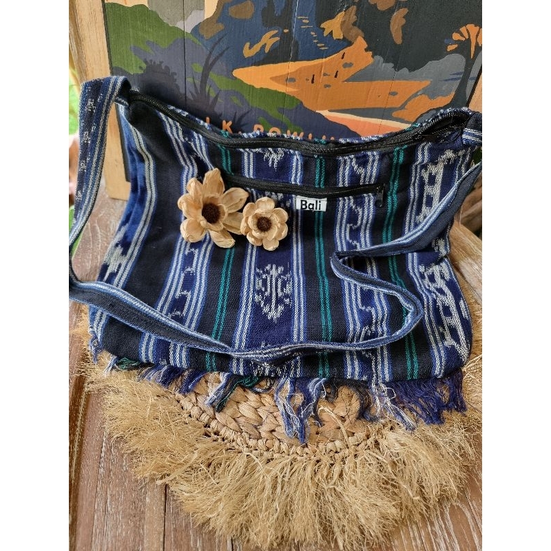 Slempang  Blengkat Tas Slempang besar tenun khas Bali Selempang Wanita
