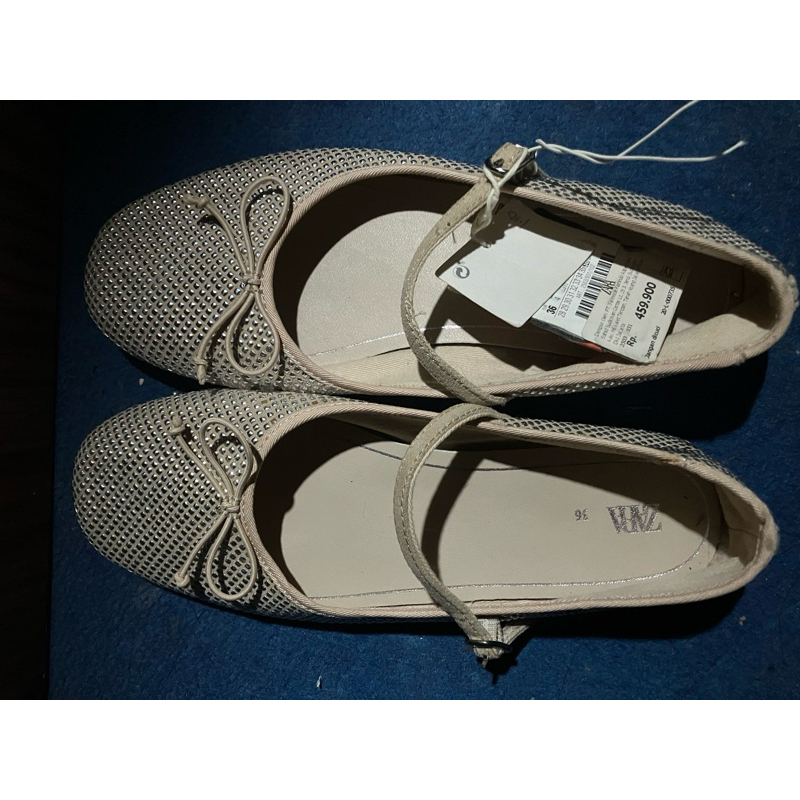 Preloved Flatshoes Zara