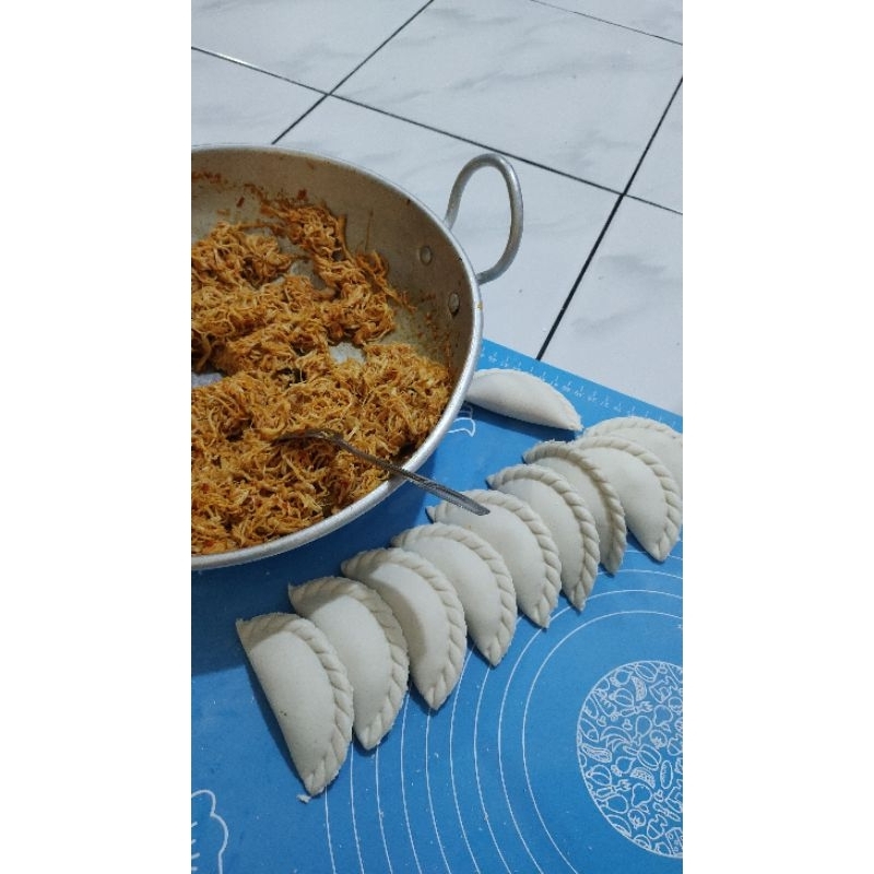 

CIRENG ISI AYAM PEDAS