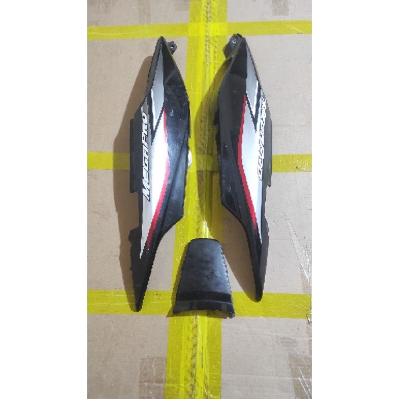 COVER BOX BODY KEMPOLAN BELAKANG MP MEGAPRO PRIMUS ORIGINAL CEPOTAN COPOTAN  BAHAN RESTORASI