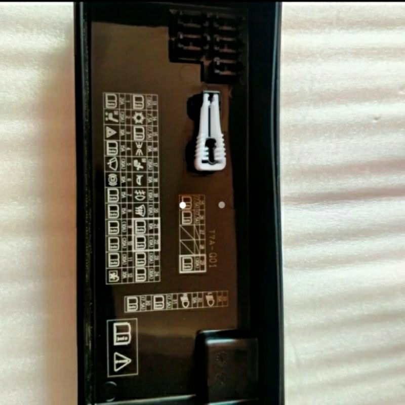 tutup fuse box sekring pusat mobilio brio cover tutup fusbox sikring HONDA MOBILIO BRIO