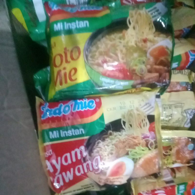 

indomie soto dan bawang