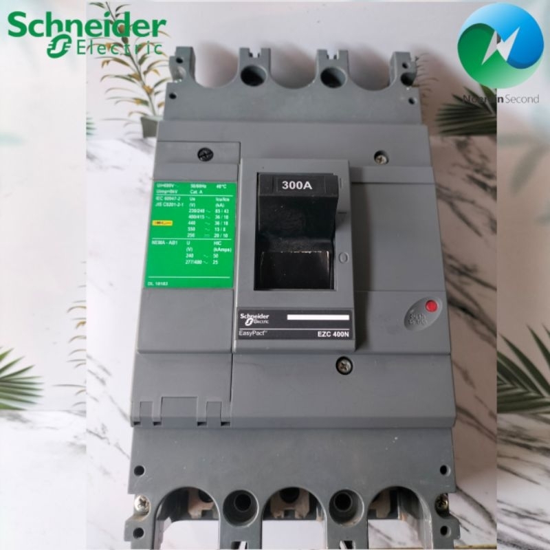 mccb/breaker tiga pol 400ampere