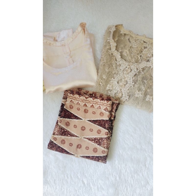Setelan Kebaya Brukat Tradisional / Kebaya Wisuda / Kebaya kondangan / Kebaya Pesta Warna Cream PREL