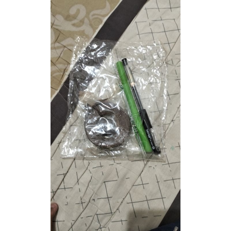 

alat-alat tulis sekolah