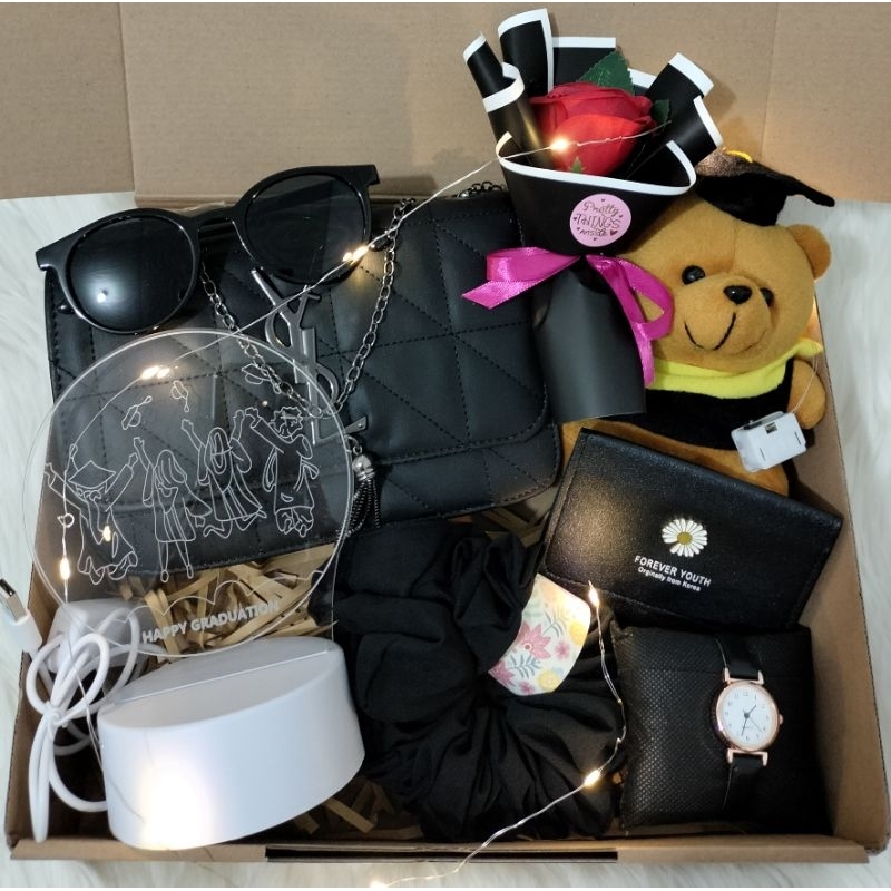 

Hampers graduation kado ultah cewek wisuda
