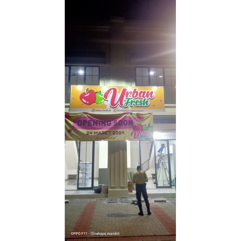 

BILLBOARD/REKLAME/PAPAN NAMA 2.m. X 1. m + lampu 2 pcs