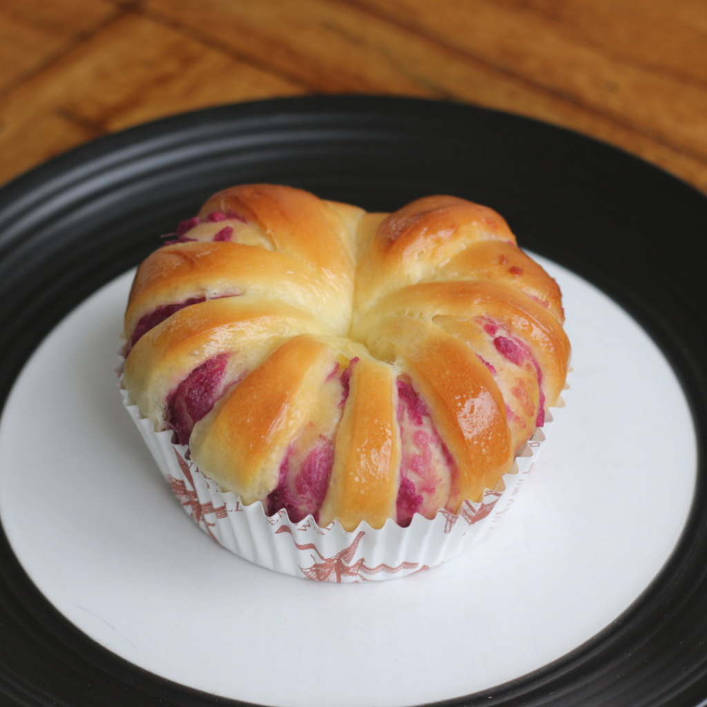 

Roti Ubi Ungu Manis Henk's Baker (Purple Sweet Potato)