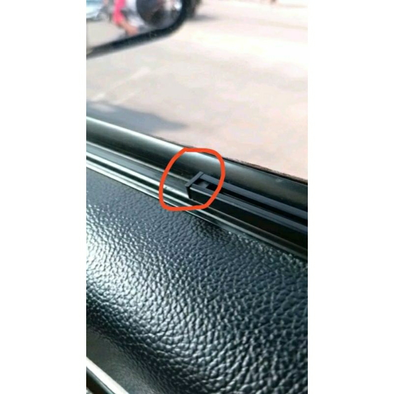 Tutup rel tirai gorden mobil (tutupnya saja)
