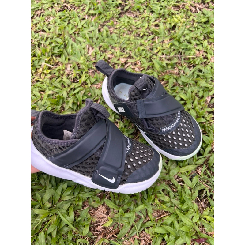 second branded sepatu anak baby nike  preloved