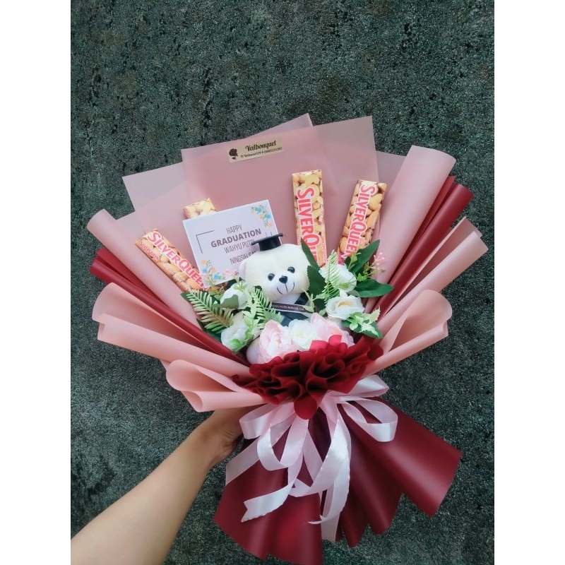 BUKET TEDDY BEAR | BUKET BONEKA | BUKET BONEKA SILVERQUEEN | BUKET WISUDA | BUKET MURAH | BUKET SEKO