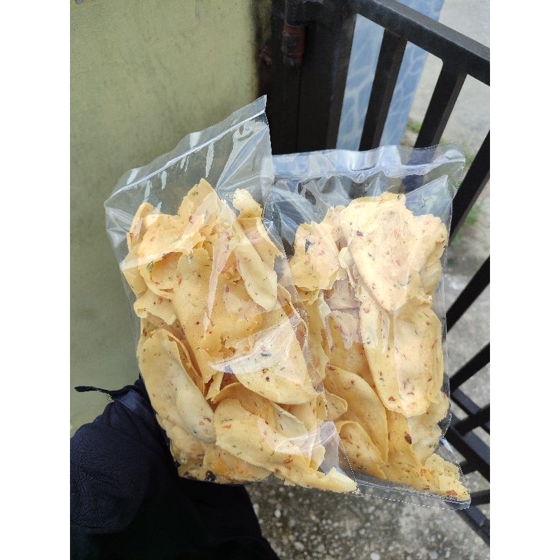 

KERUPUK BAWANG GURIH 200 GR