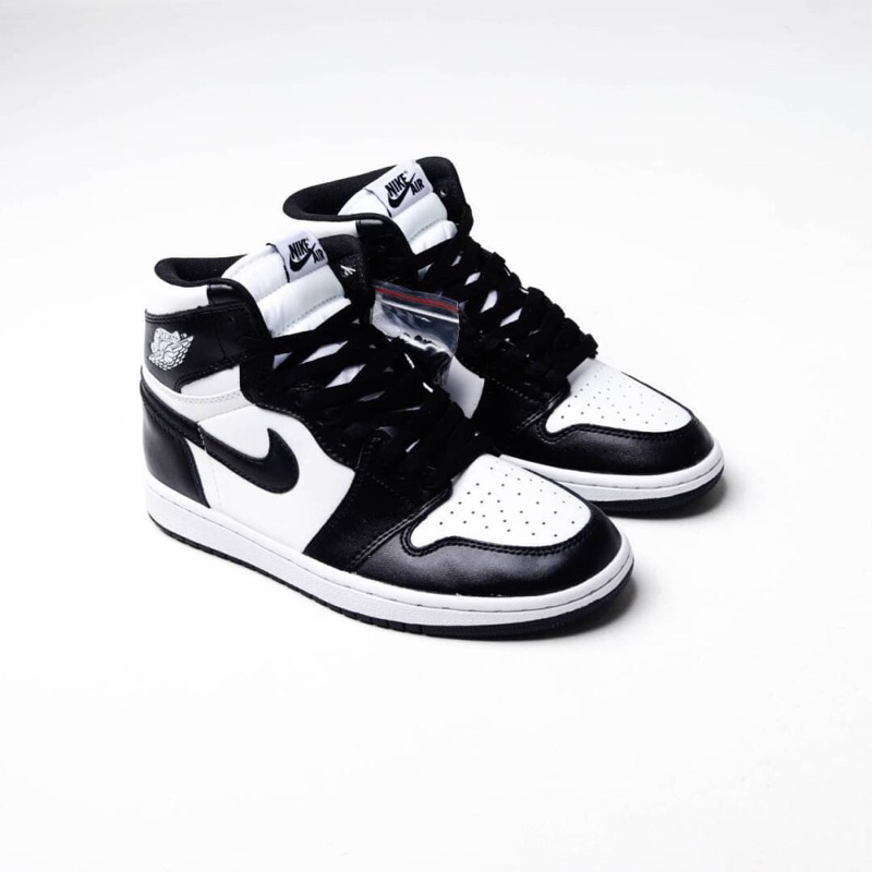 AIR JORDAN RETRO HIGH OG BLACK WHITE 1000%BNIB