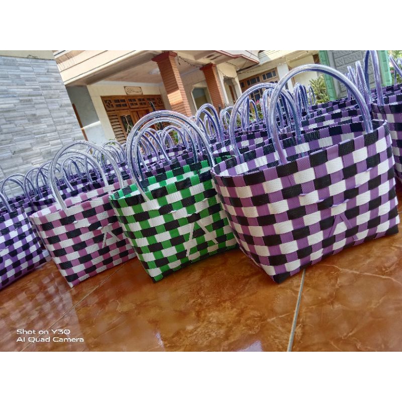 

TASA NYAM/TAS SOVENIR/TAS HANTARAN/TAS SNAK