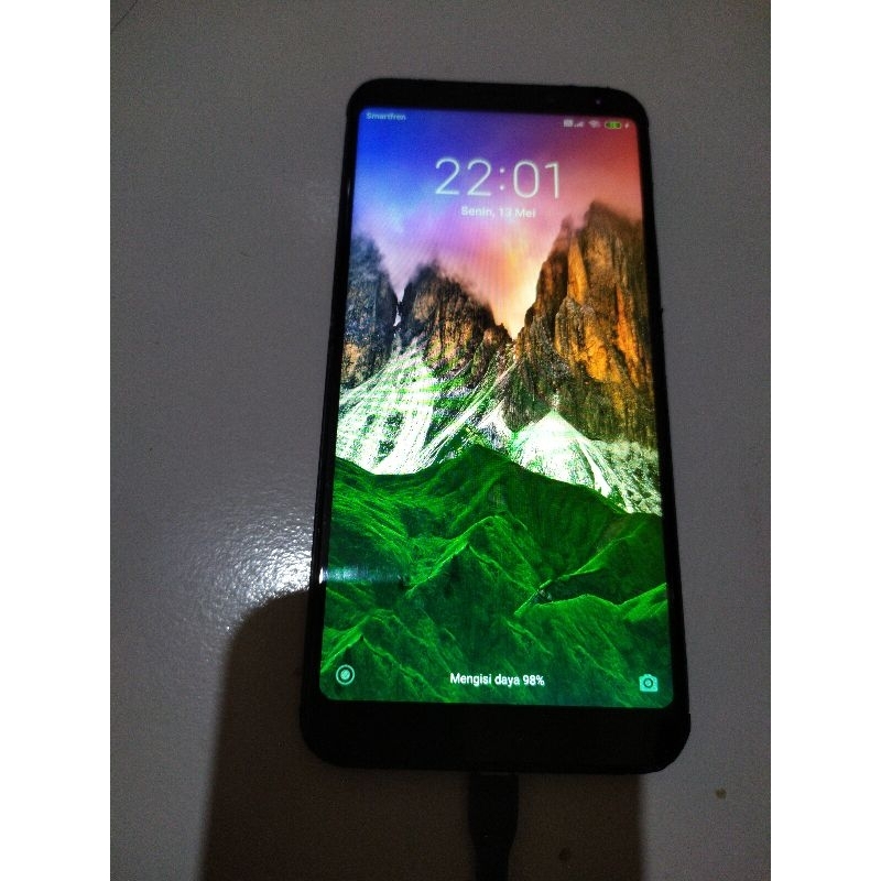 Xiaomi Redmi 5 plus Ram 3/32 ( BEKAS )