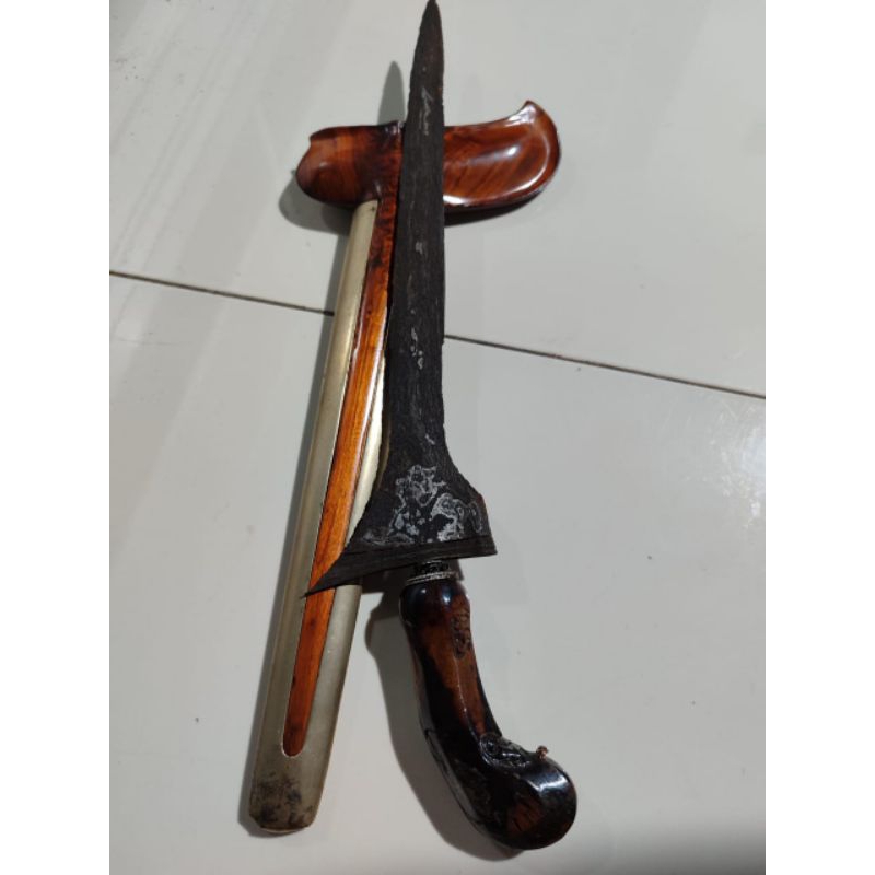 Keris Lurus Dapur Brojol Tangguh Madura koso pamor Bromo Watu, Gonjo sumbe dan pasualam, warangka